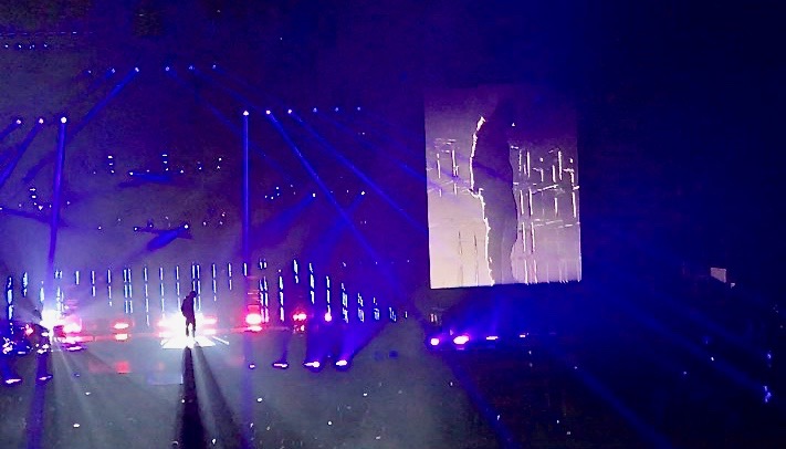 21 Pilots' singer, Tyler Josef, preforming at the Little Caesars Arena in Detroit. He is singing "Jumpsuit."